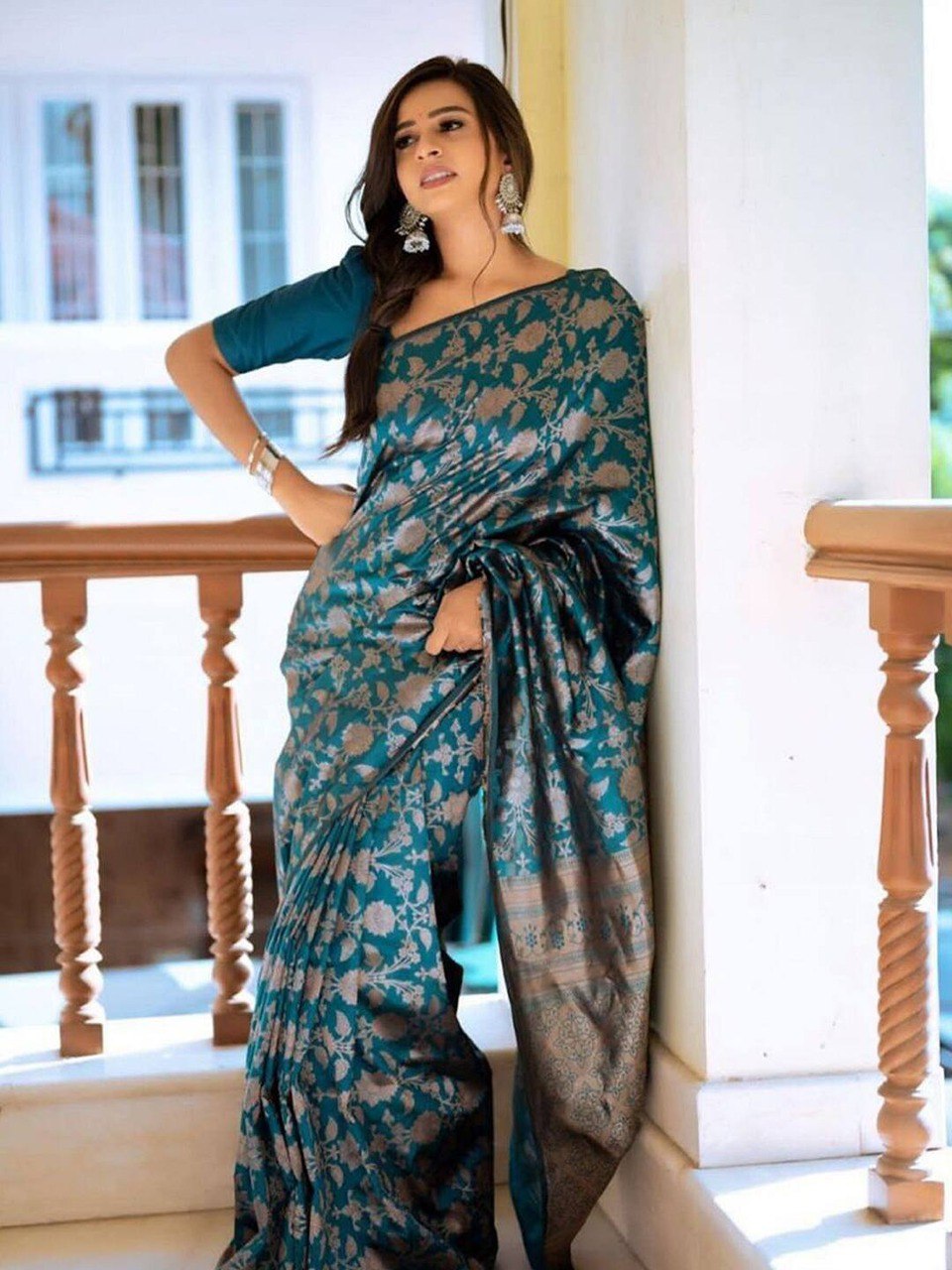 Women's Banarasi Soft Lichi Silk Saree For Beautiful Rich Pallu