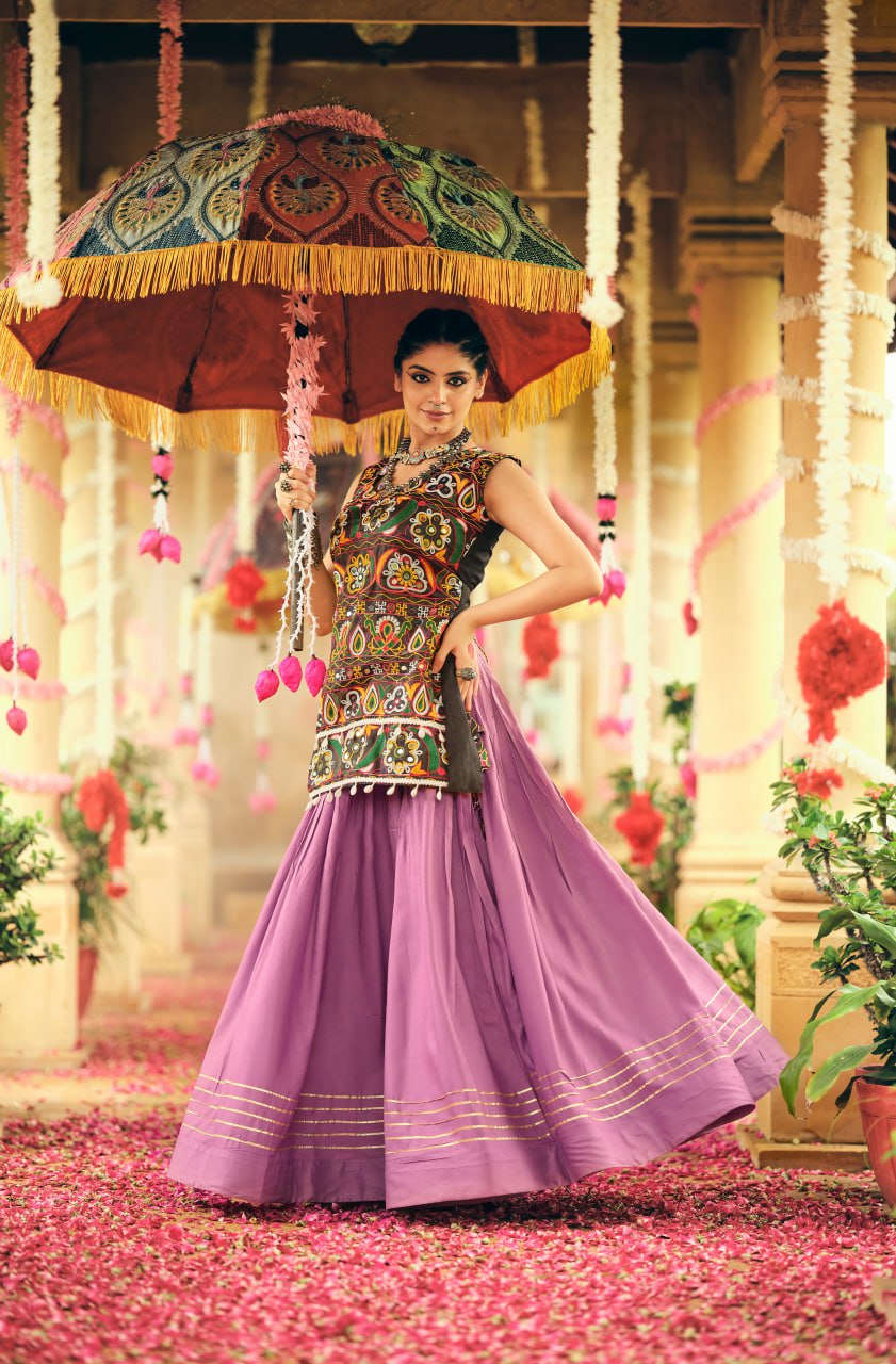 "Pehnava Jo Virasat Ban Jaye" β Premium Designer Lehenga Choli Set