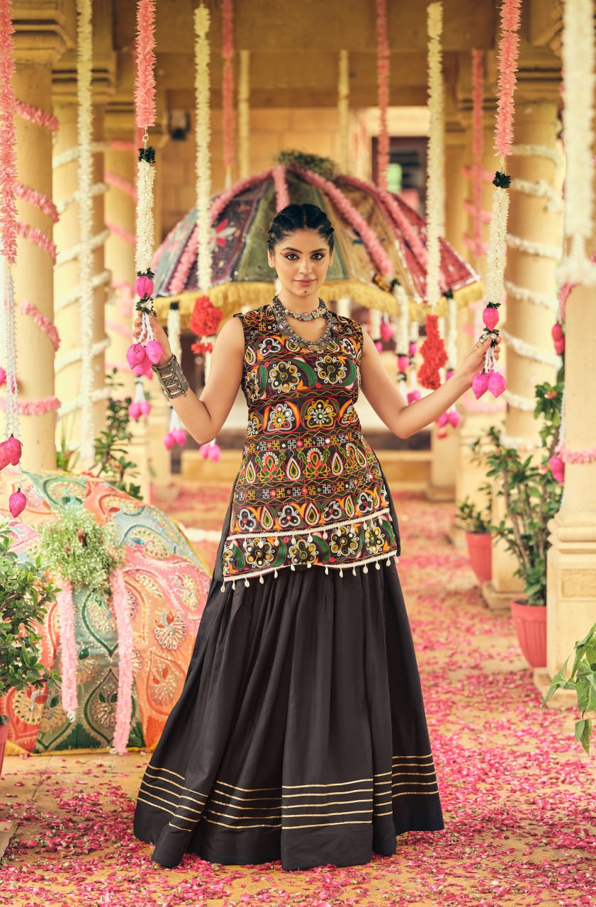 "Pehnava Jo Virasat Ban Jaye" β Premium Designer Lehenga Choli Set