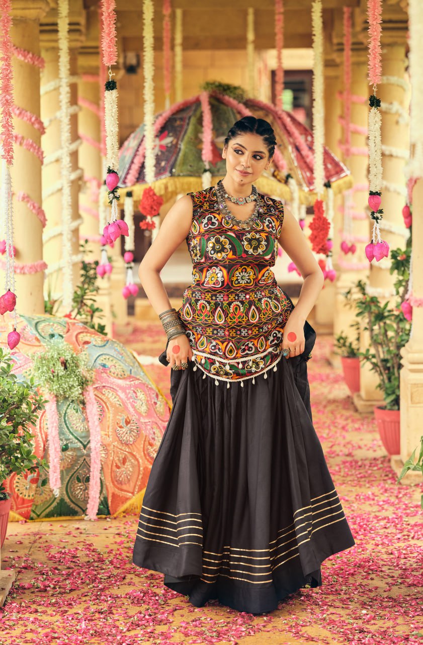 "Pehnava Jo Virasat Ban Jaye" β Premium Designer Lehenga Choli Set
