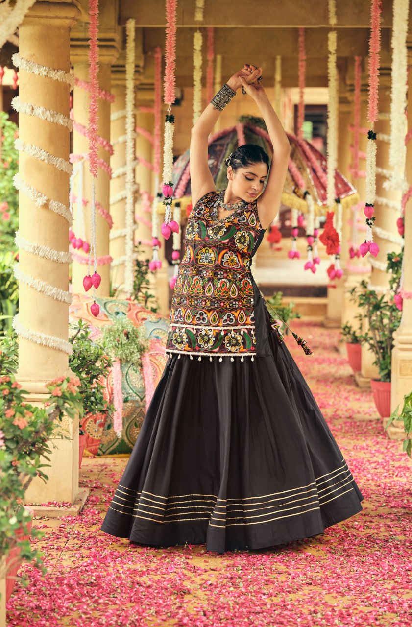 "Pehnava Jo Virasat Ban Jaye" β Premium Designer Lehenga Choli Set
