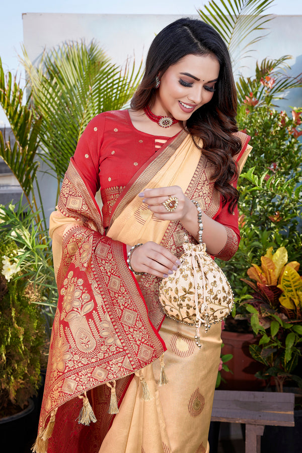 Exquisite Khicha Silk Saree with Pure Zari Weaving