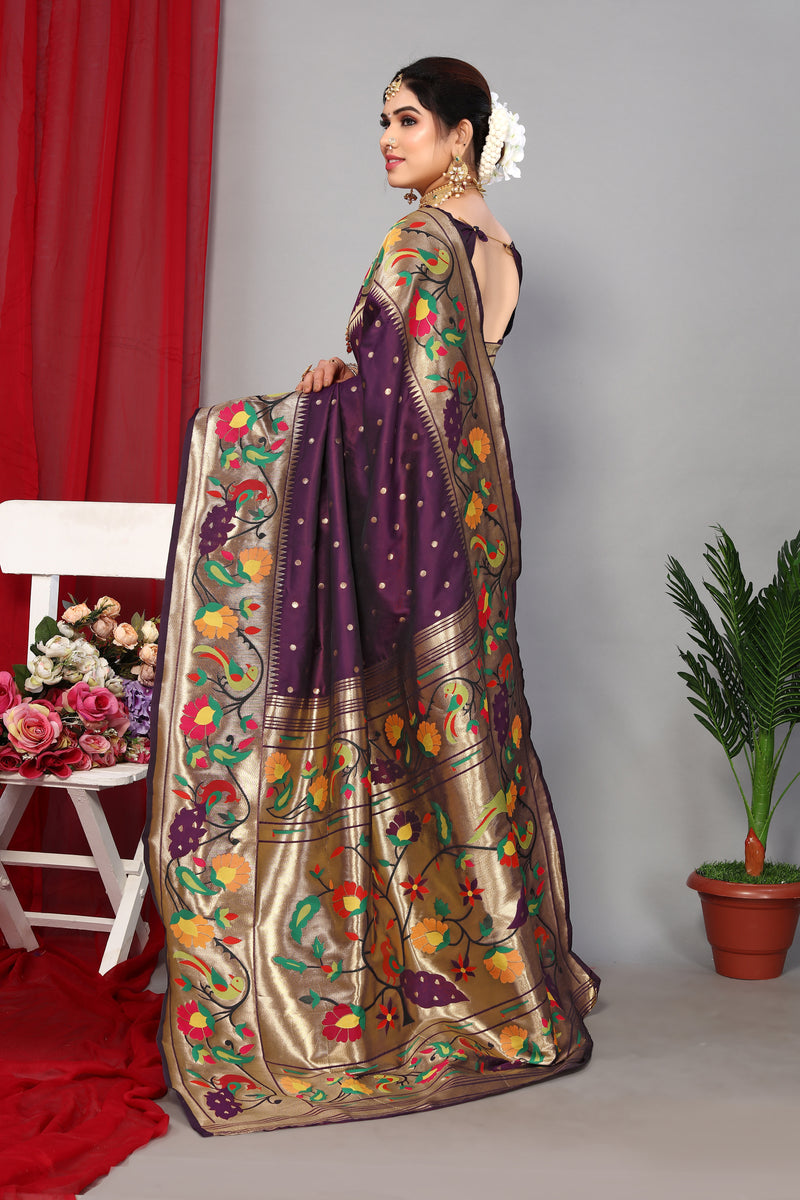 Unveil Luxury with Paithani Silk Sarees – Heavy Pallu & Zari Weaving