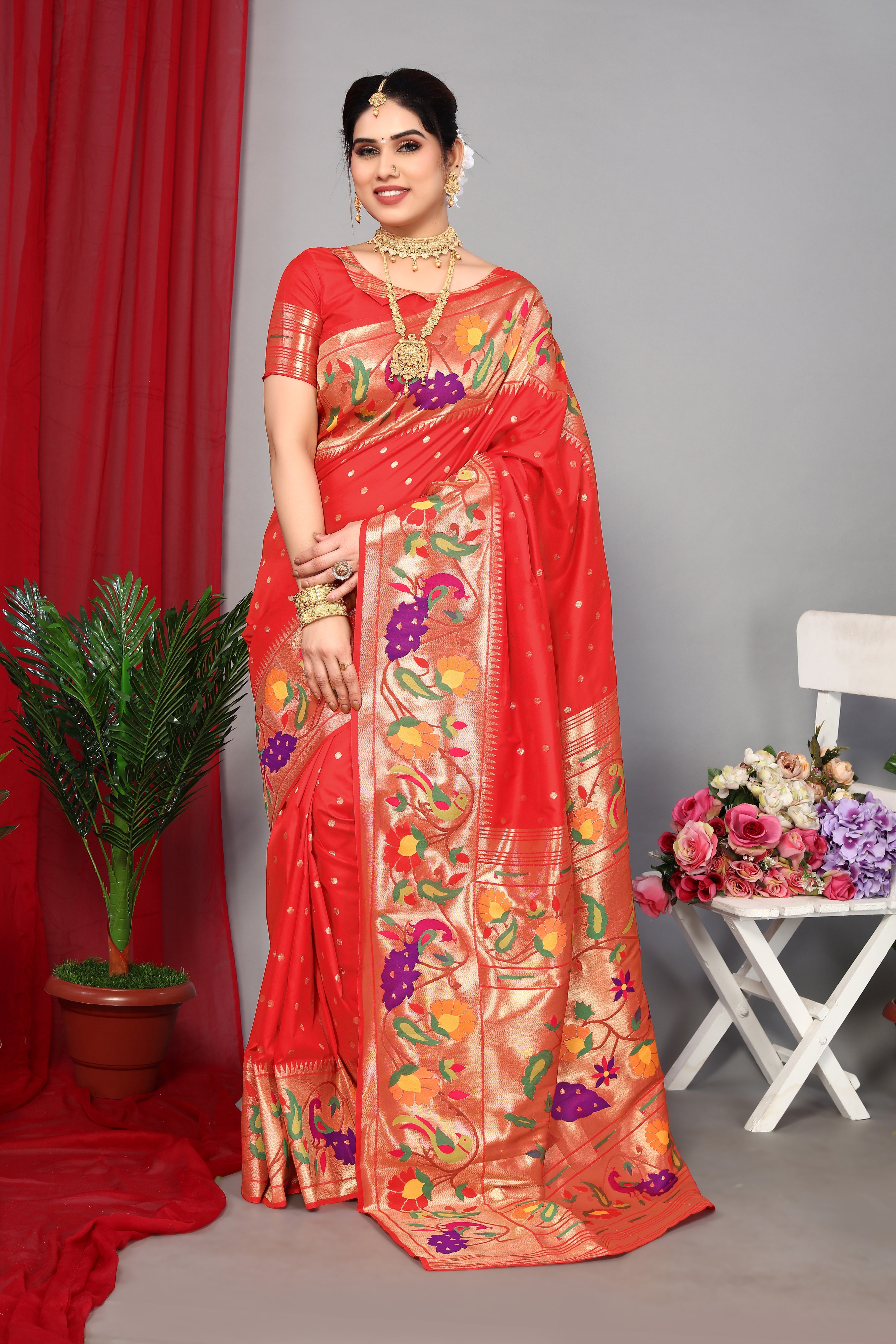 Unveil Luxury with Paithani Silk Sarees – Heavy Pallu & Zari Weaving