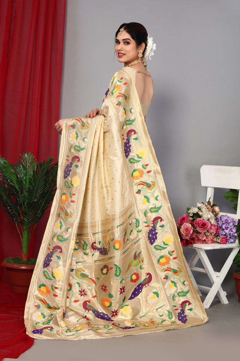 Unveil Luxury with Paithani Silk Sarees – Heavy Pallu & Zari Weaving