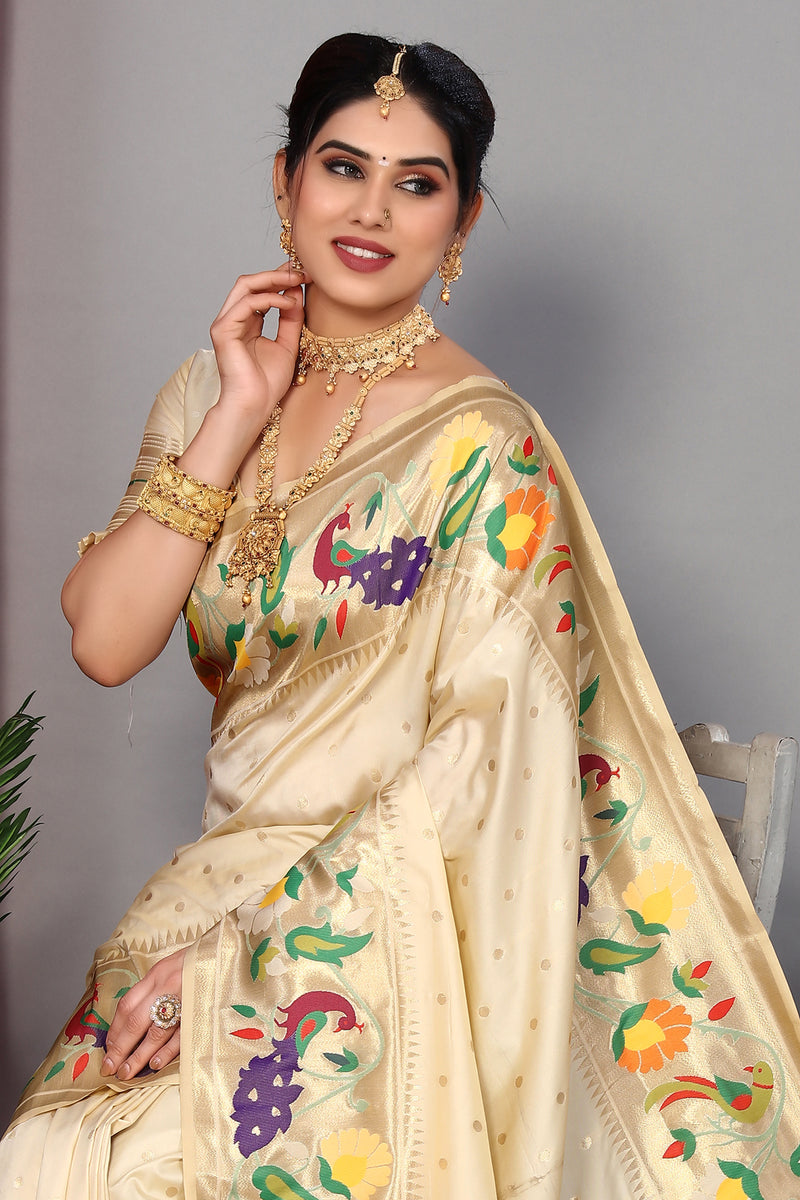 Unveil Luxury with Paithani Silk Sarees – Heavy Pallu & Zari Weaving