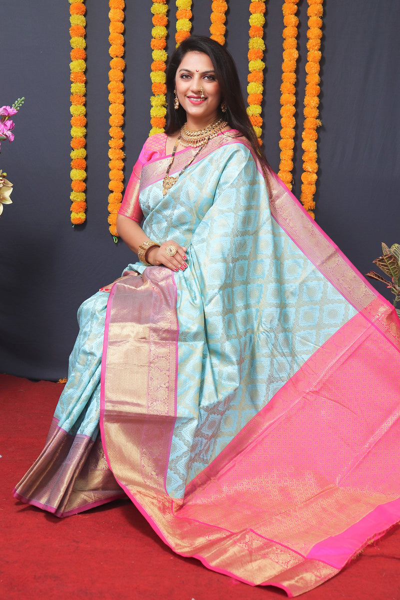 Floral Pattern Saree with Contrast Border