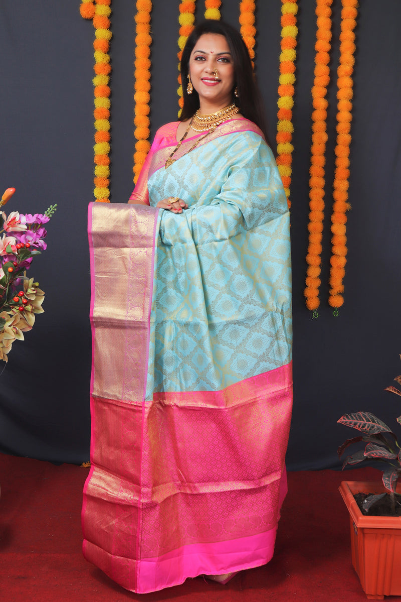 Floral Pattern Saree with Contrast Border