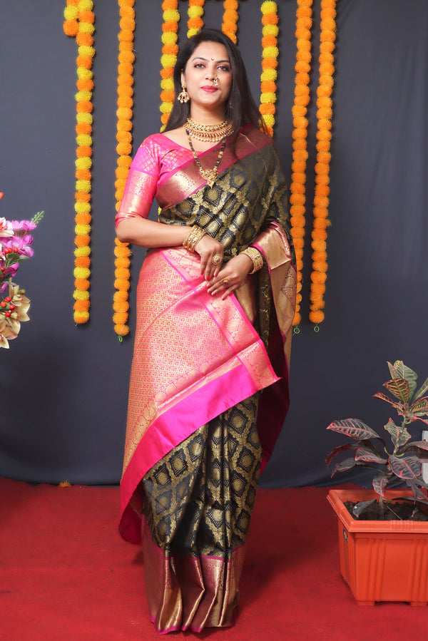 Floral Pattern Saree with Contrast Border