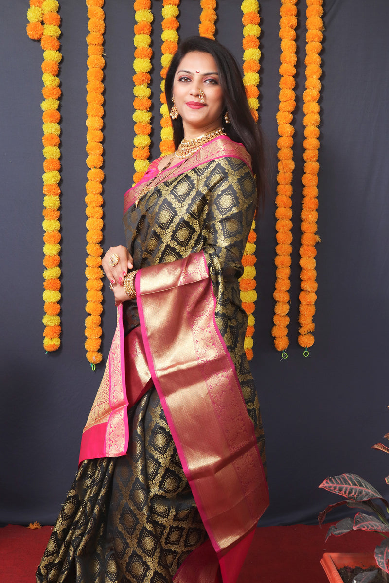 Floral Pattern Saree with Contrast Border