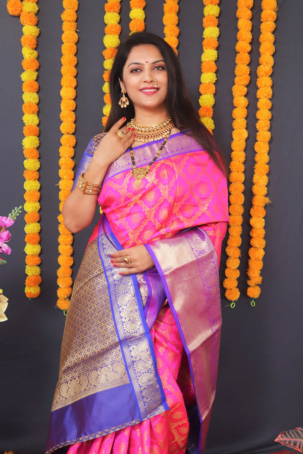 Floral Pattern Saree with Contrast Border