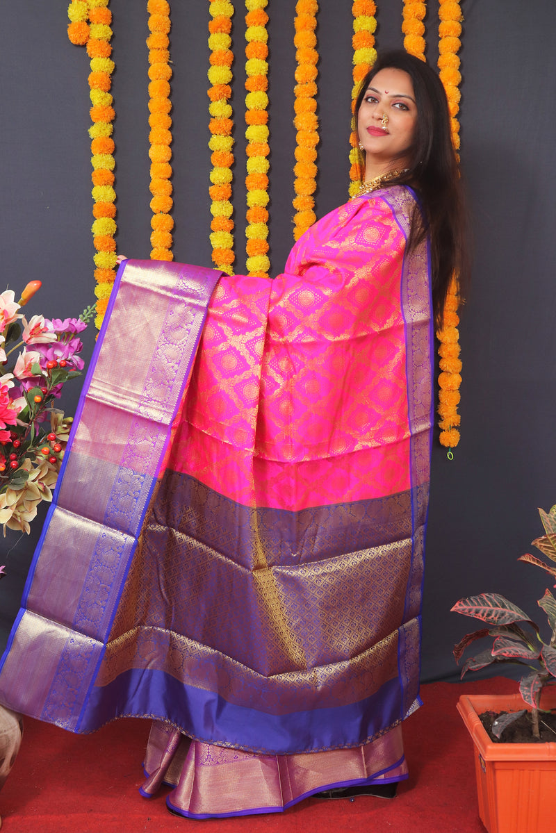 Floral Pattern Saree with Contrast Border