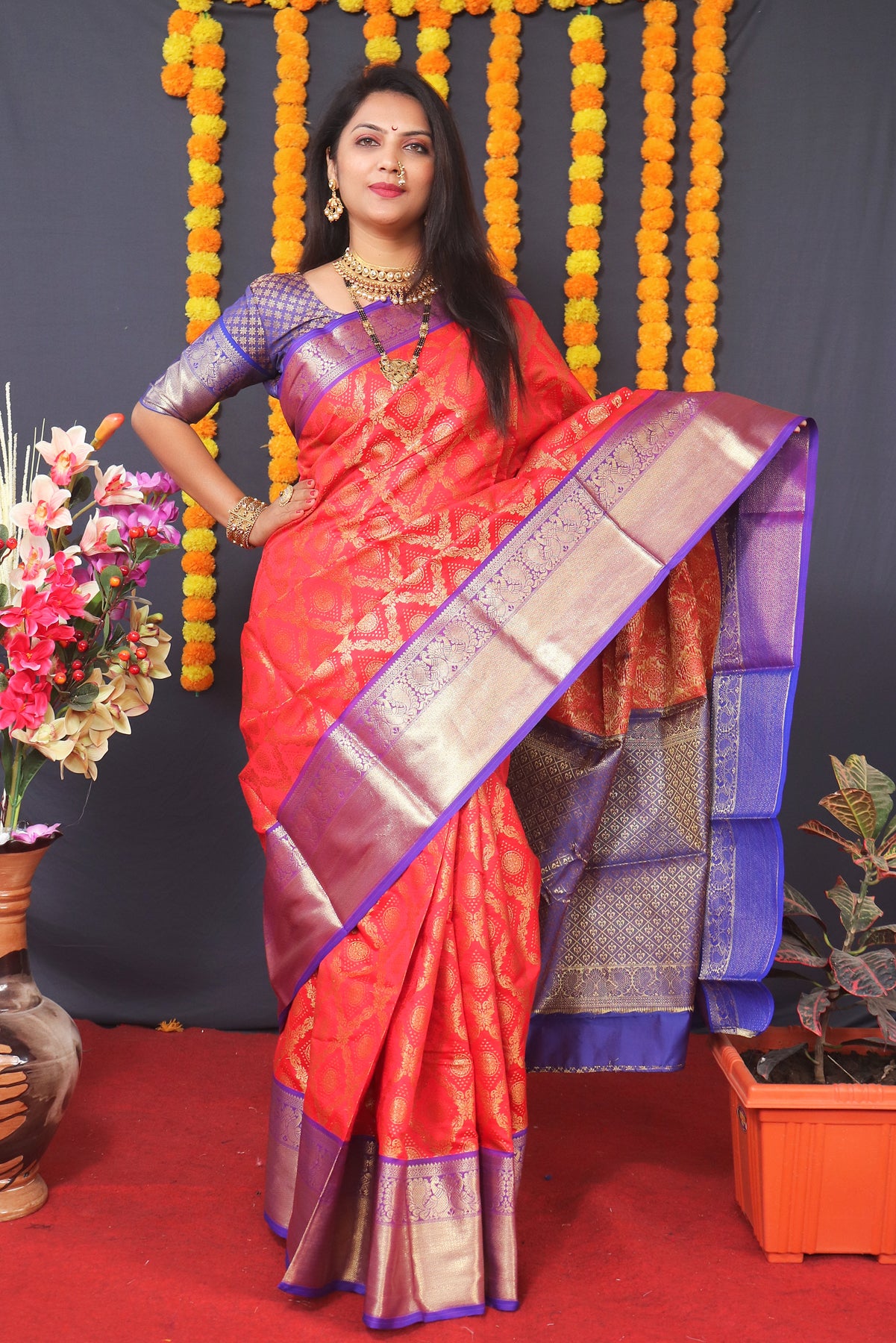 Floral Pattern Saree with Contrast Border