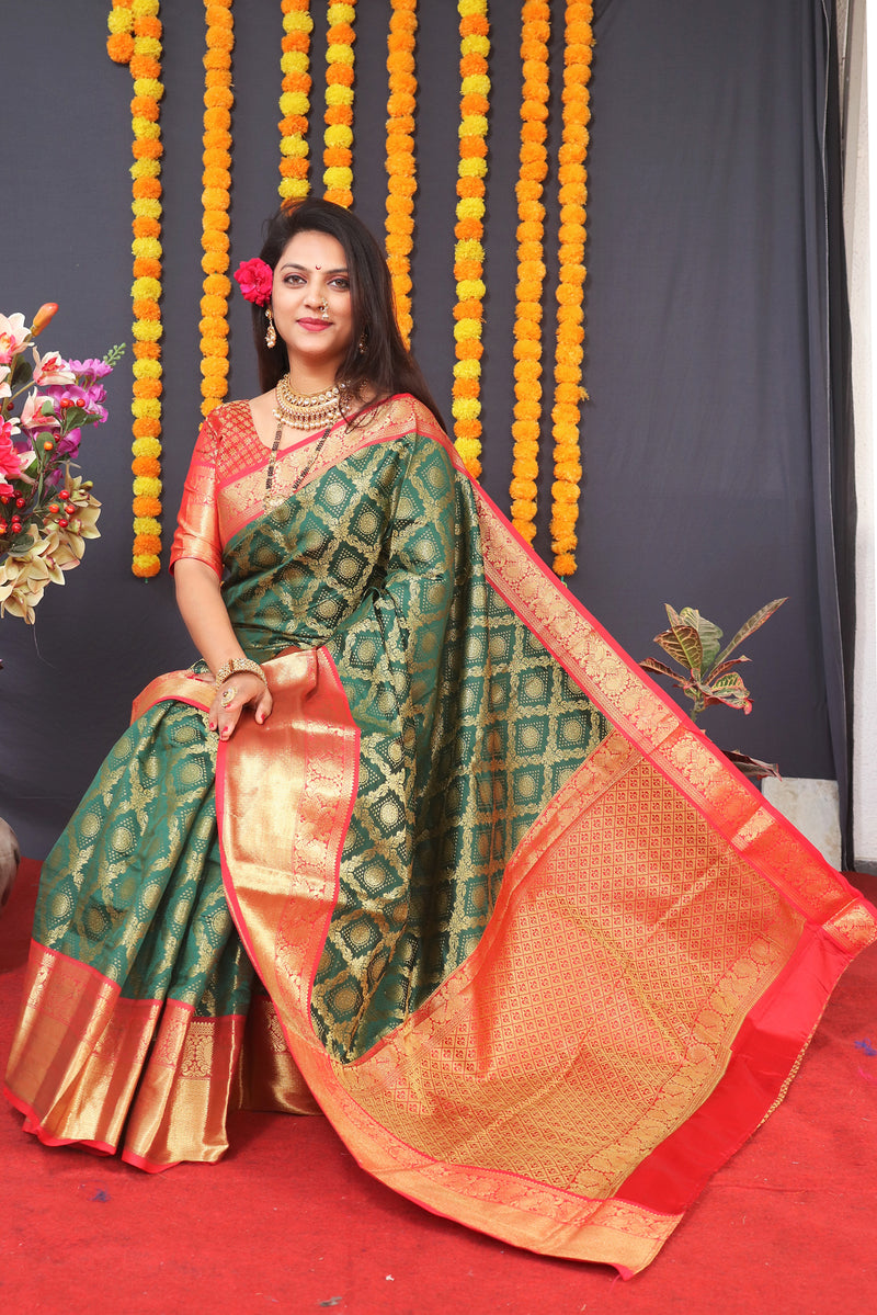 Floral Pattern Saree with Contrast Border