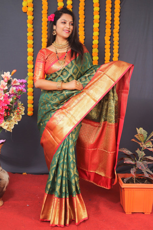 Floral Pattern Saree with Contrast Border