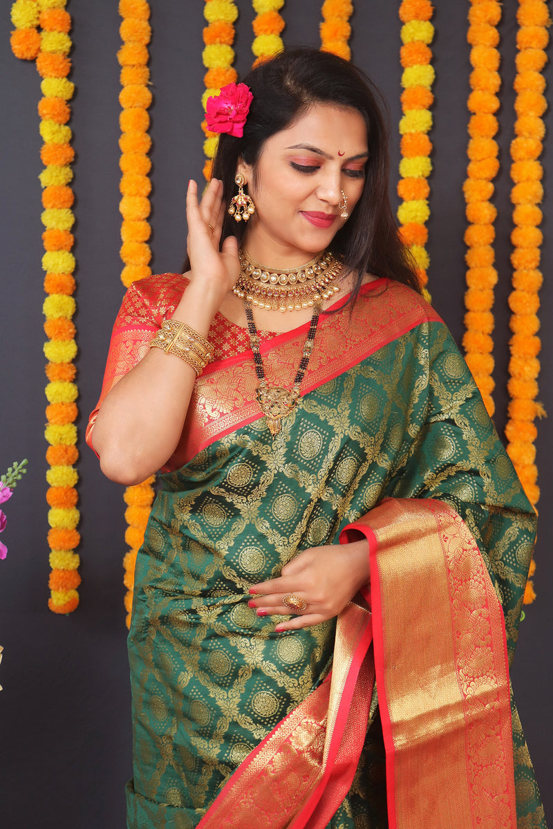 Floral Pattern Saree with Contrast Border