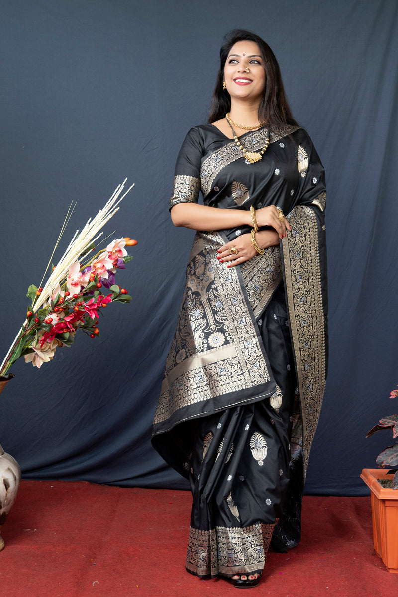 Black Soft Silk Maharashtrian Paithani Saree