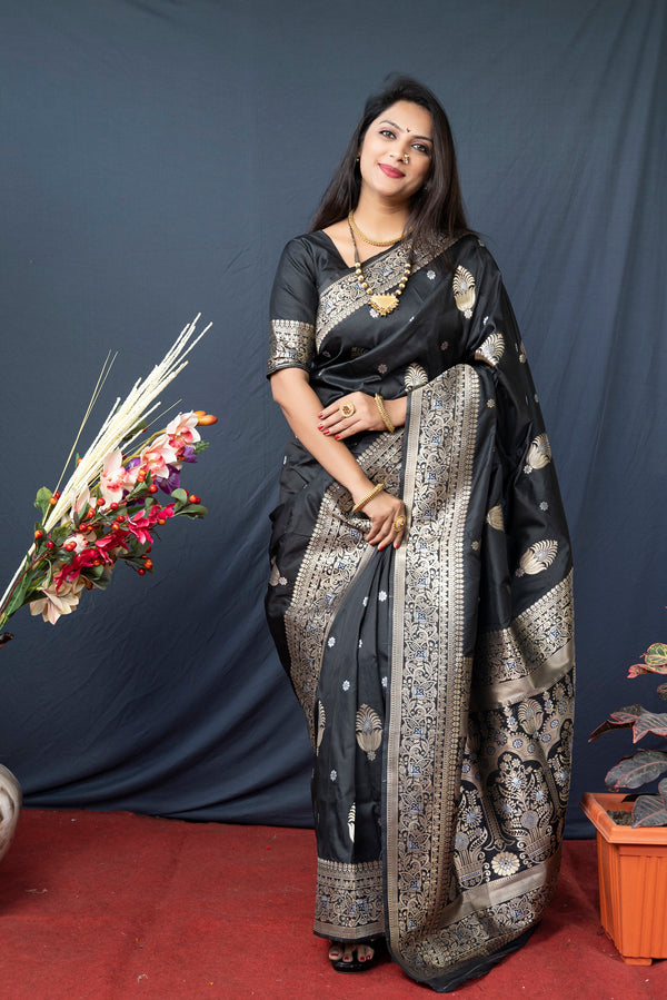 Black Soft Silk Maharashtrian Paithani Saree