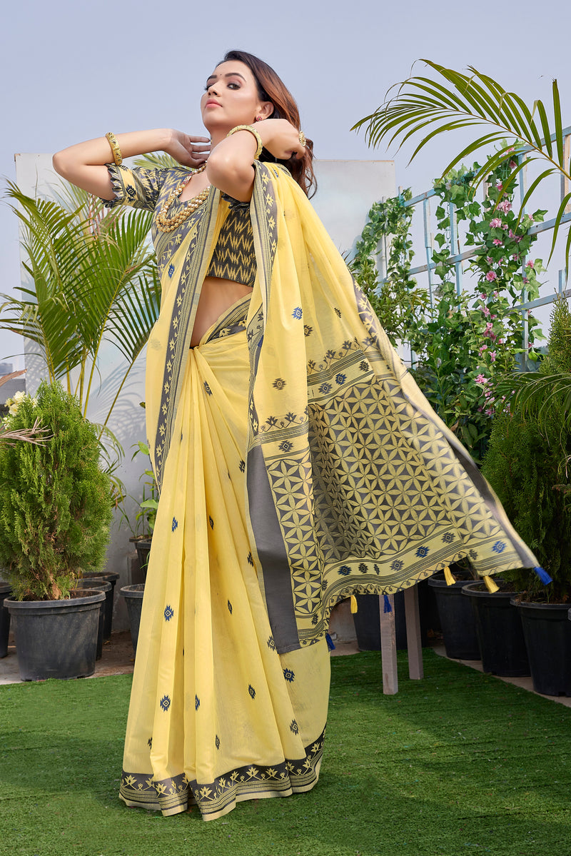 Exclusive Handloom Weaving Marvel: Elevate Tradition with Elegance