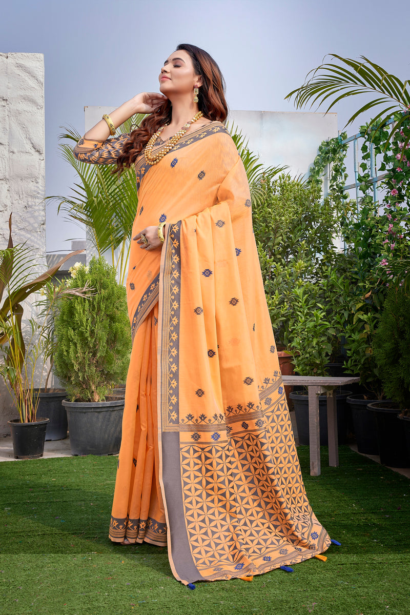 Exclusive Handloom Weaving Marvel: Elevate Tradition with Elegance