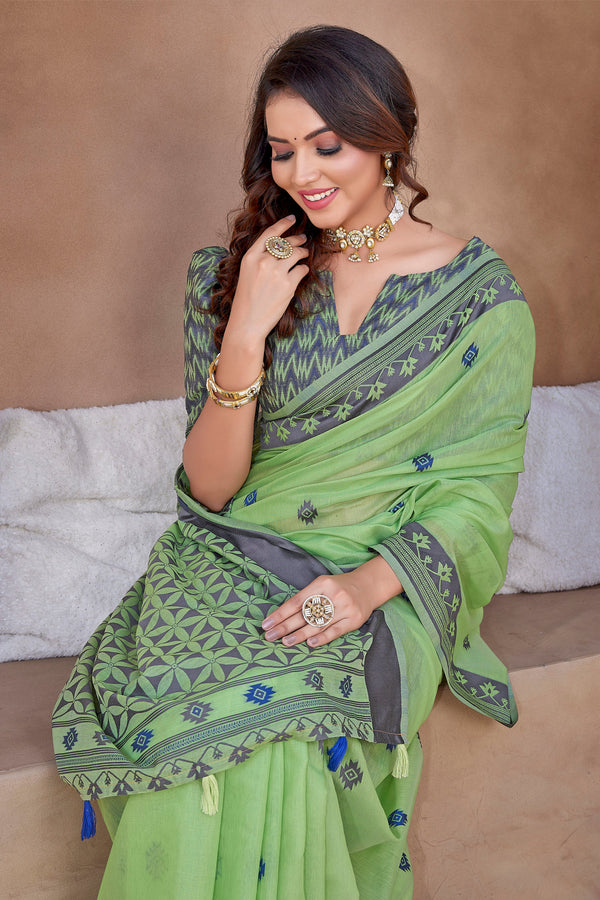 Exclusive Handloom Weaving Marvel: Elevate Tradition with Elegance