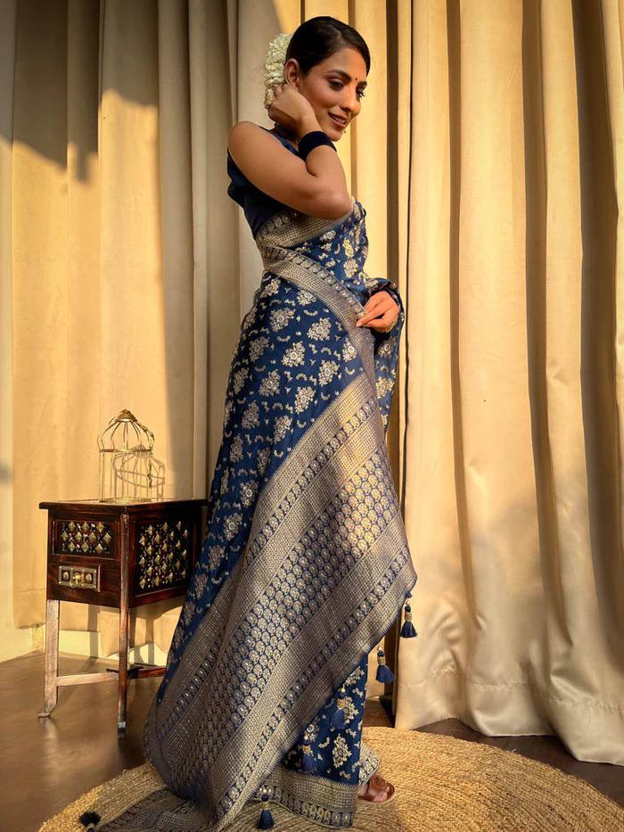 BLUE PURE SOFT SILK SAREE WITH TWIRLING BLOUSE PIECE