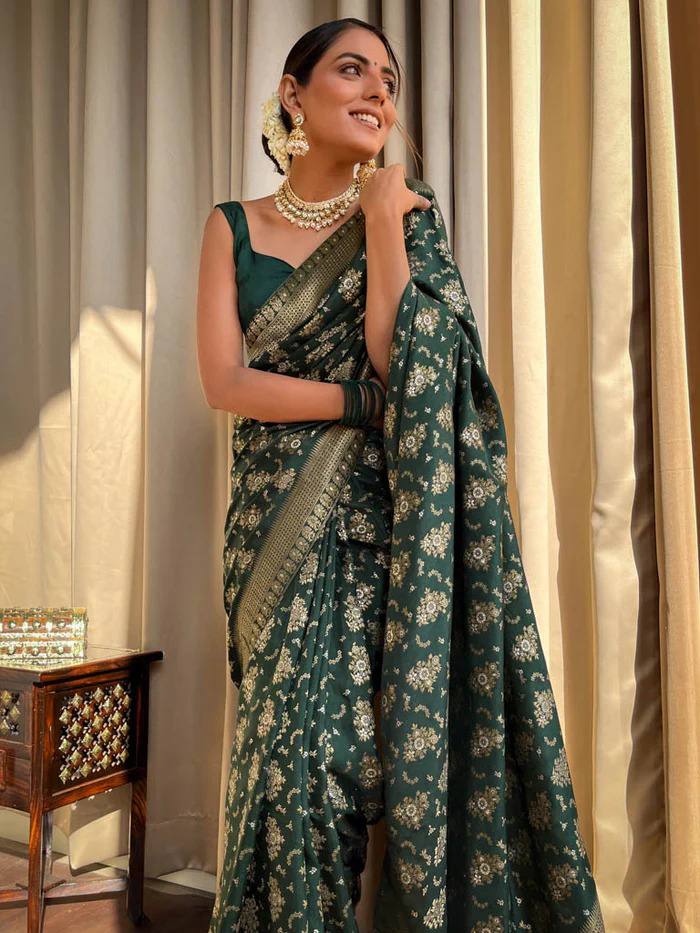 GREEN PURE SOFT SILK SAREE WITH TWIRLING BLOUSE PIECE