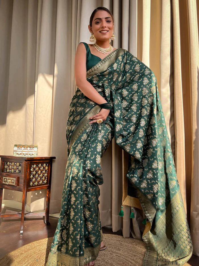 GREEN PURE SOFT SILK SAREE WITH TWIRLING BLOUSE PIECE