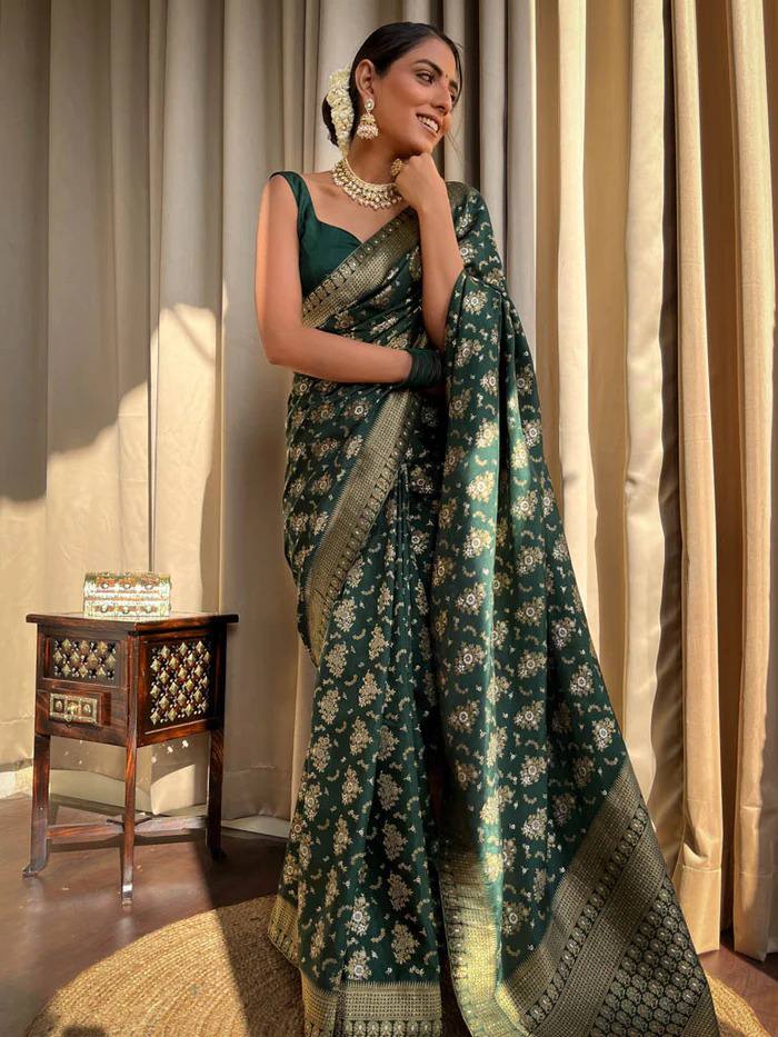 GREEN PURE SOFT SILK SAREE WITH TWIRLING BLOUSE PIECE