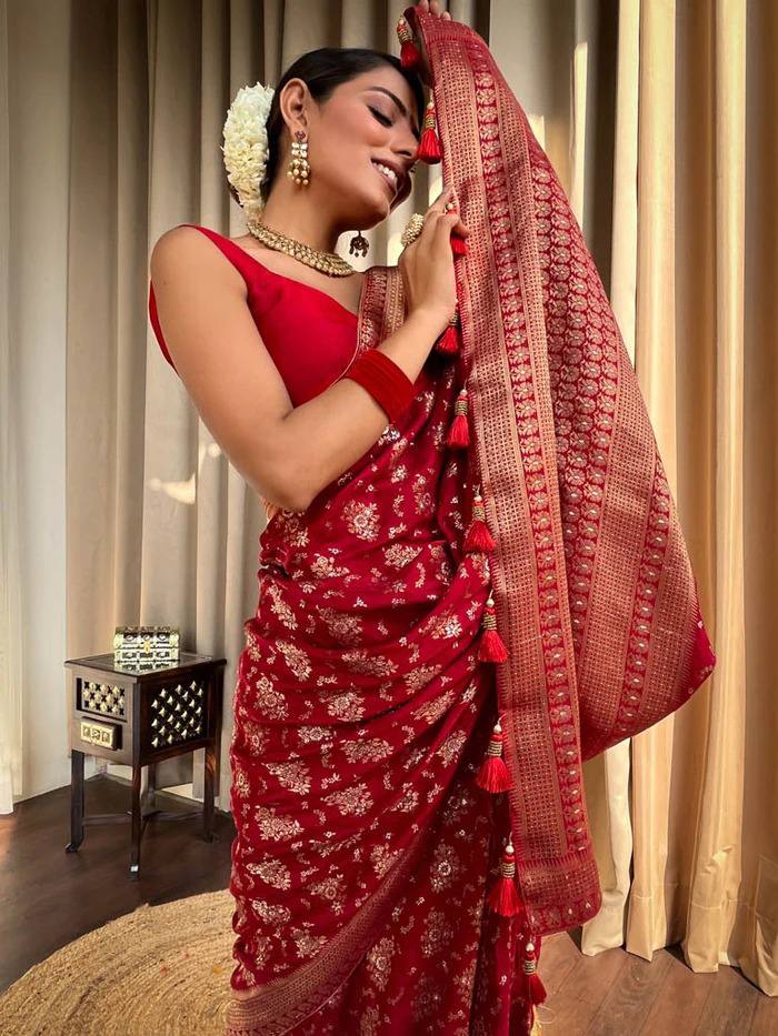 RED PURE SOFT SILK SAREE WITH TWIRLING BLOUSE PIECE