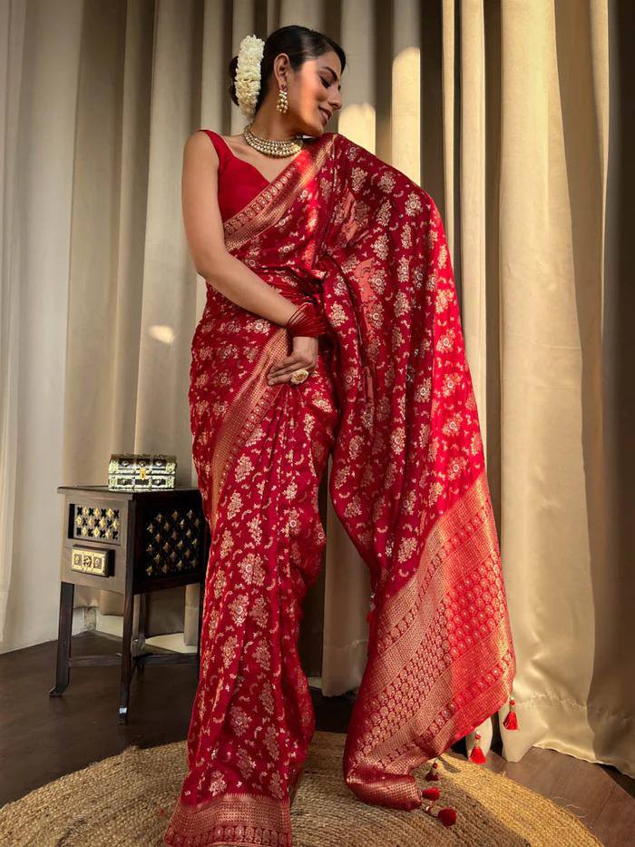 RED PURE SOFT SILK SAREE WITH TWIRLING BLOUSE PIECE