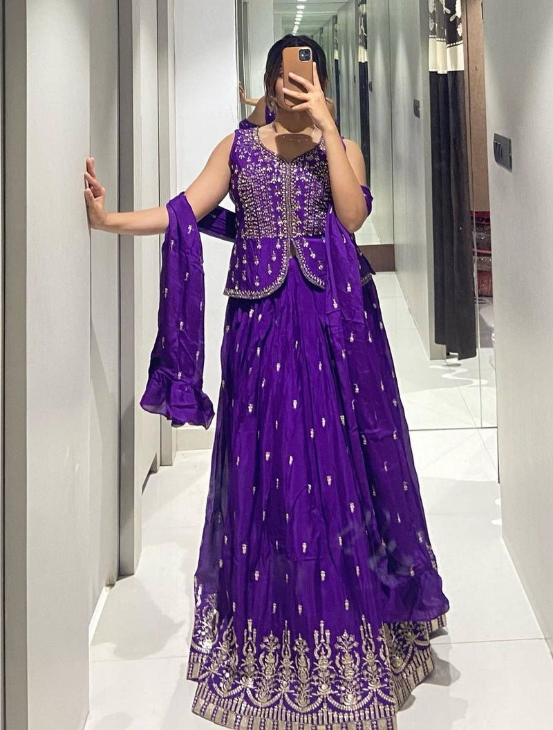 Chinon Lehenga