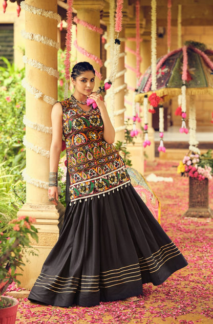 "Pehnava Jo Virasat Ban Jaye" – Premium Designer Lehenga Choli Set