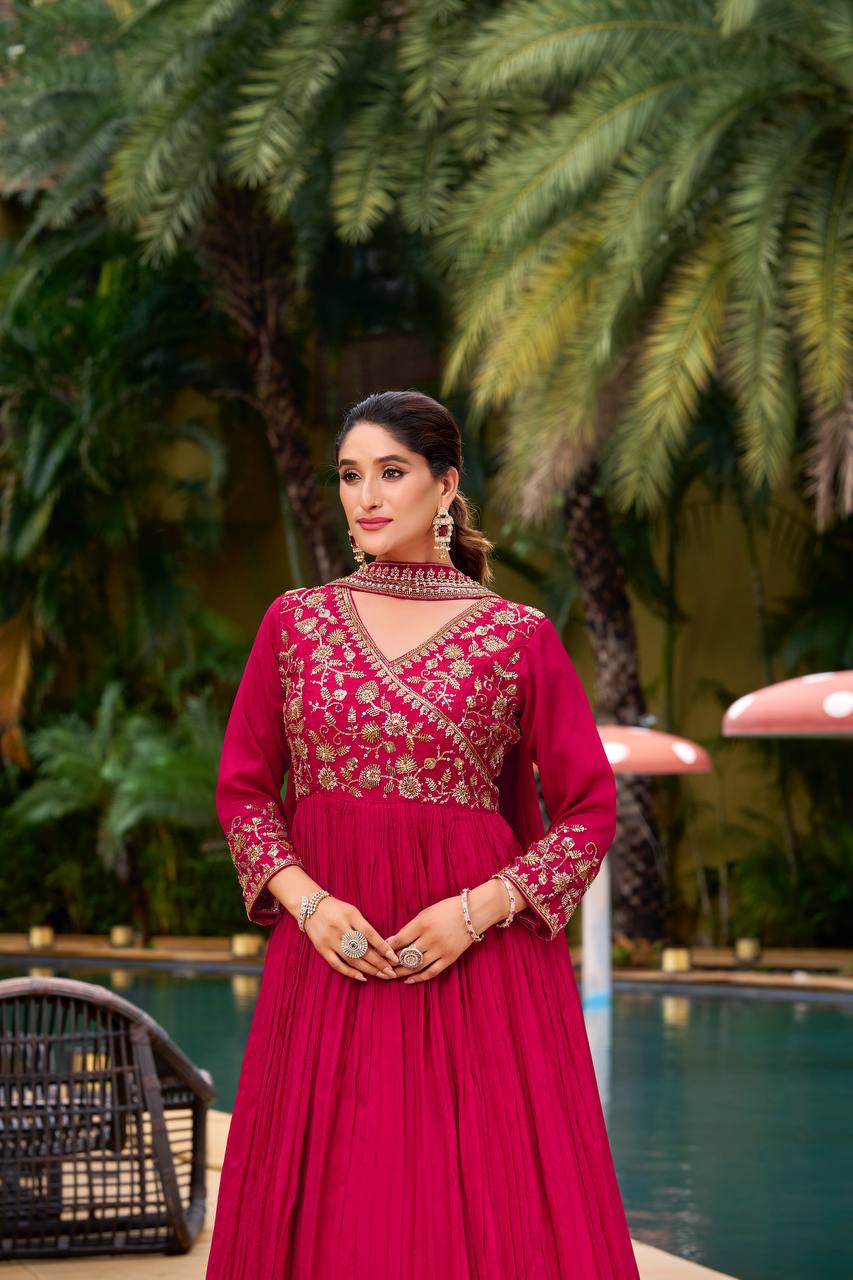 Gulnaar Blooming Vichitra Embroidered Kurti Pant Dupatta Set
