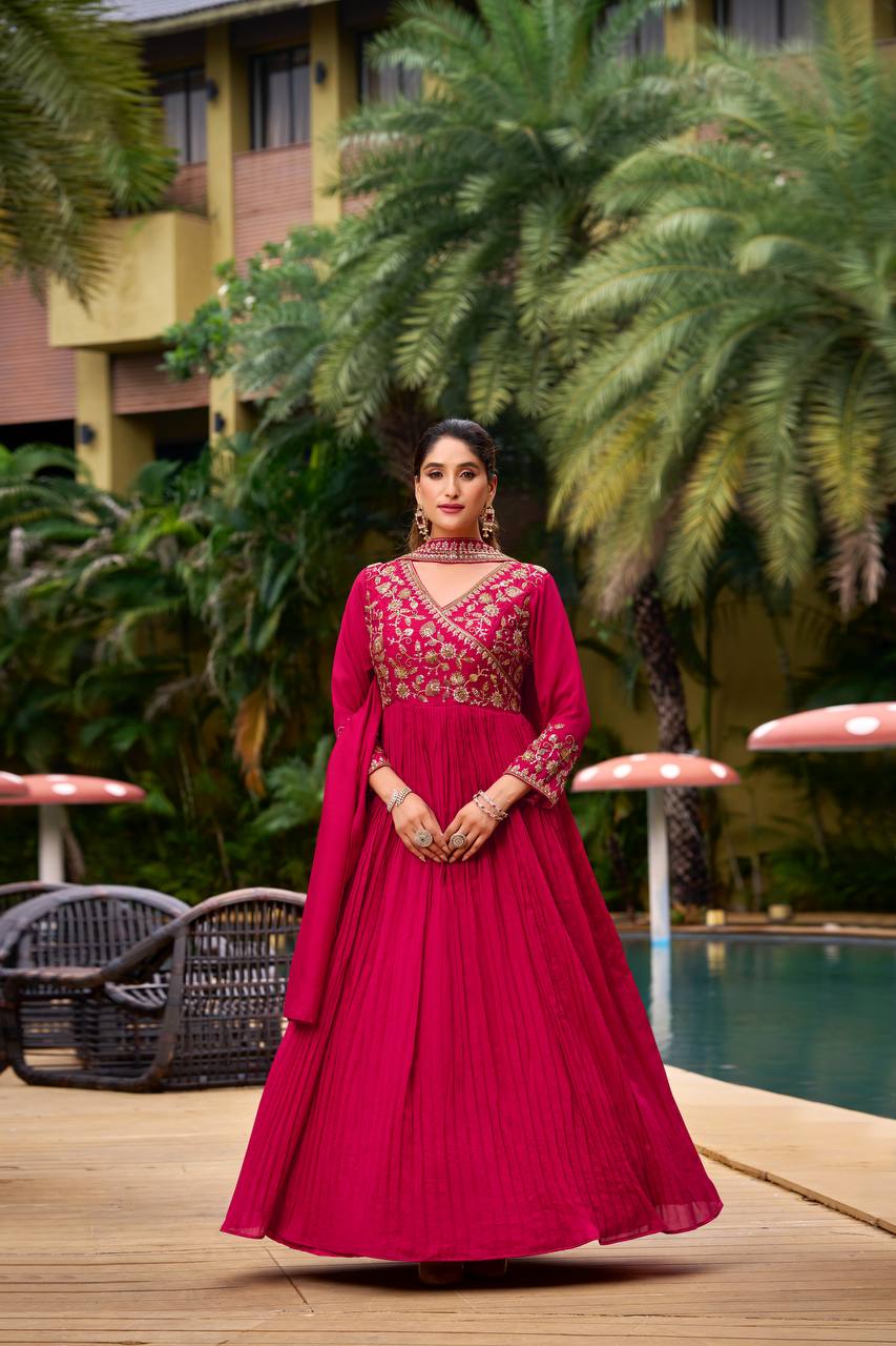 Gulnaar Blooming Vichitra Embroidered Kurti Pant Dupatta Set