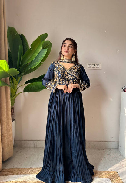 Gulnaar Blooming Vichitra Embroidered Kurti Pant Dupatta Set