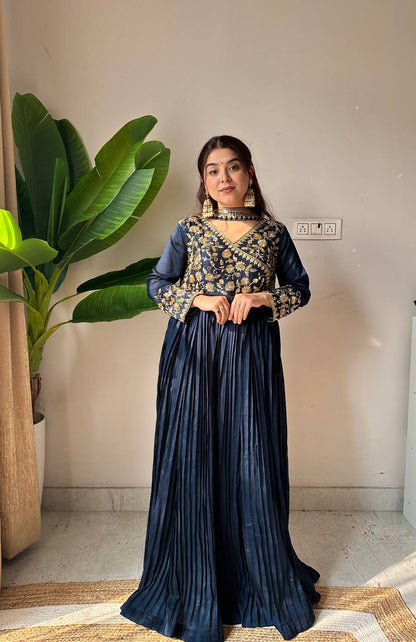 Gulnaar Blooming Vichitra Embroidered Kurti Pant Dupatta Set