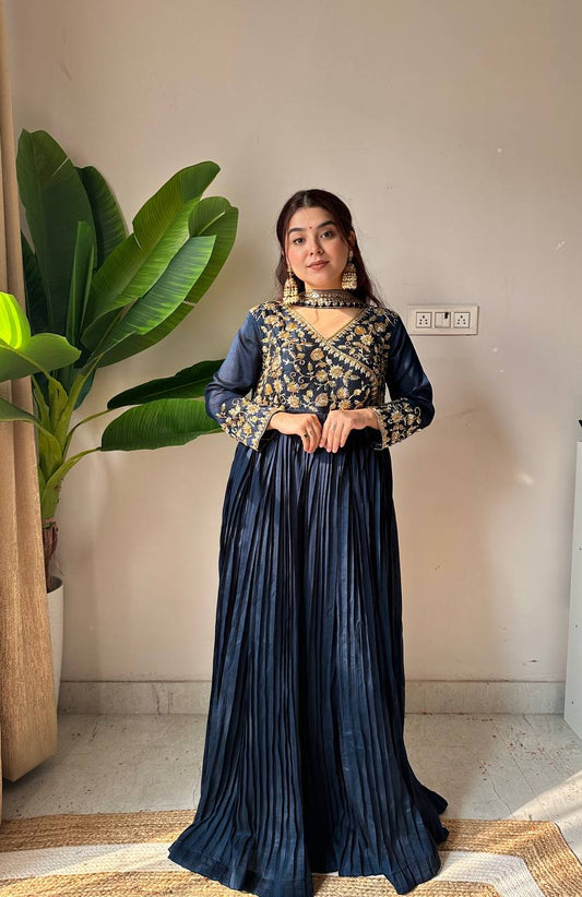 Gulnaar Blooming Vichitra Embroidered Kurti Pant Dupatta Set