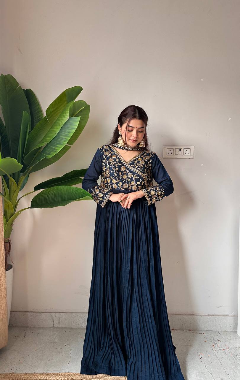 Gulnaar Blooming Vichitra Embroidered Kurti Pant Dupatta Set