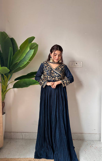 Gulnaar Blooming Vichitra Embroidered Kurti Pant Dupatta Set