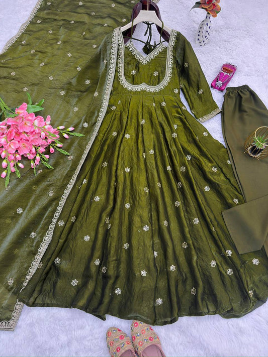 Premium Heavy Fandy Silk Gown Set with Embroidered Dupatta & Pant